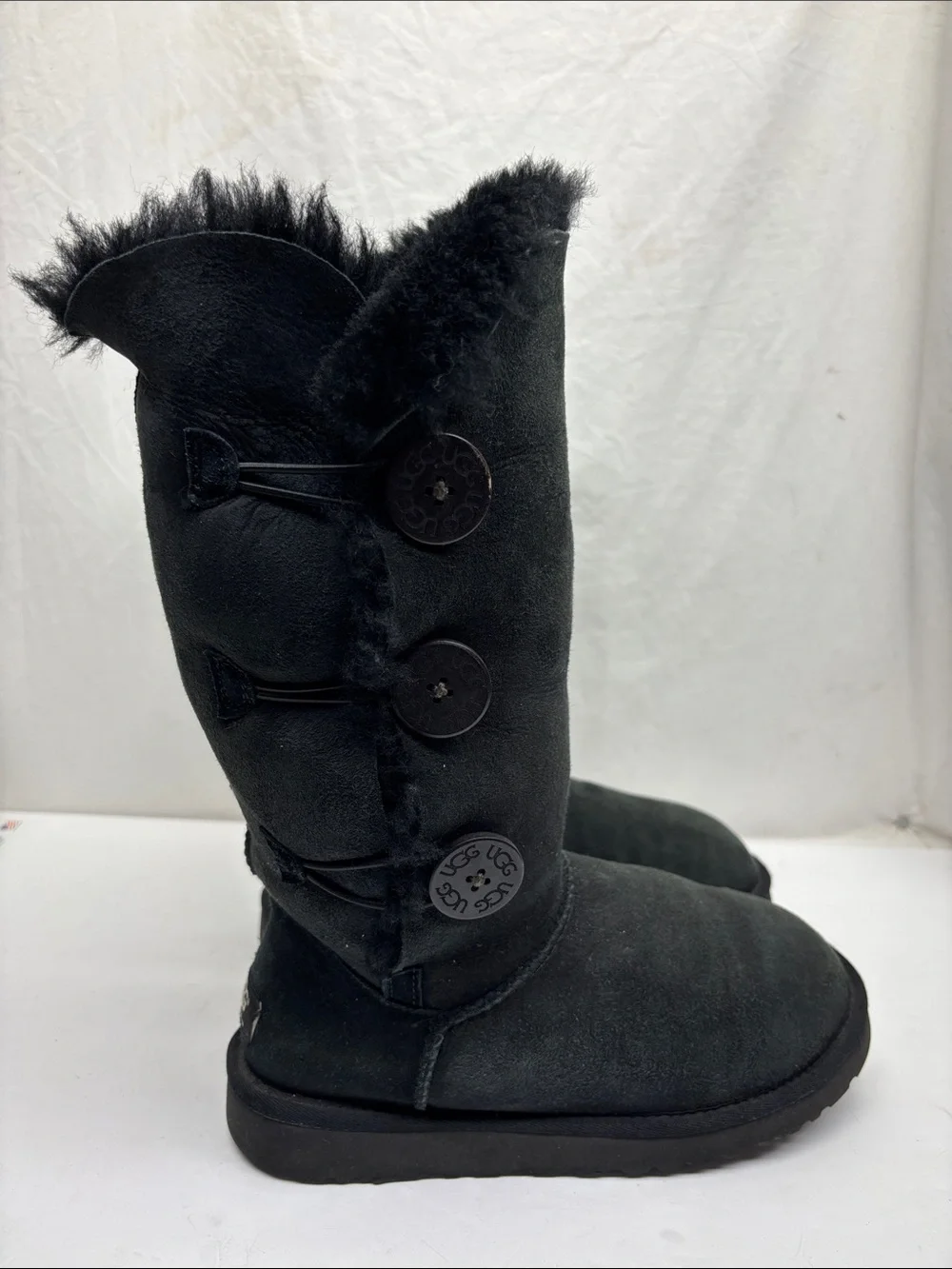UGG Bailey Button Boots, size 7, box 75